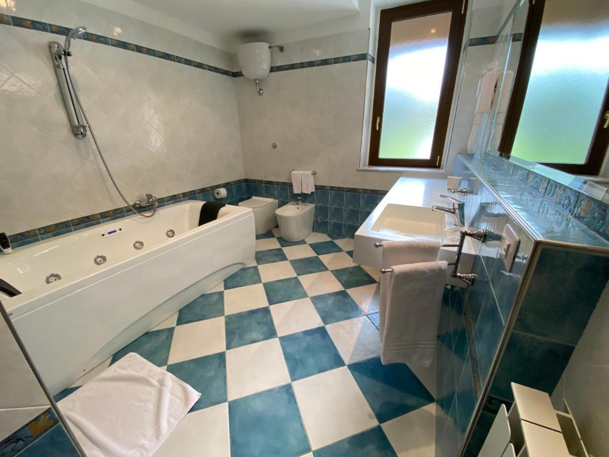 Belforte del Chienti Il Villino Agriturismo B&B المظهر الخارجي الصورة