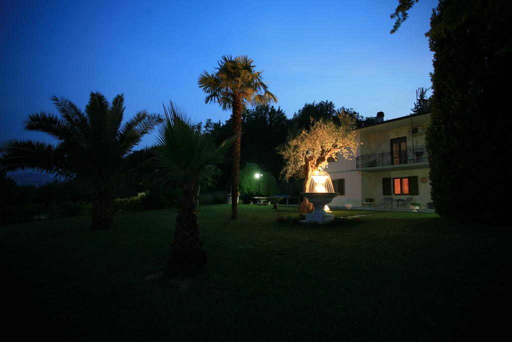 Belforte del Chienti Il Villino Agriturismo B&B المظهر الخارجي الصورة